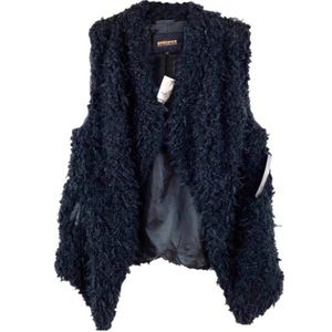 AMBIANCE | Fluffy Furry Sleeveless Loose Vest Top